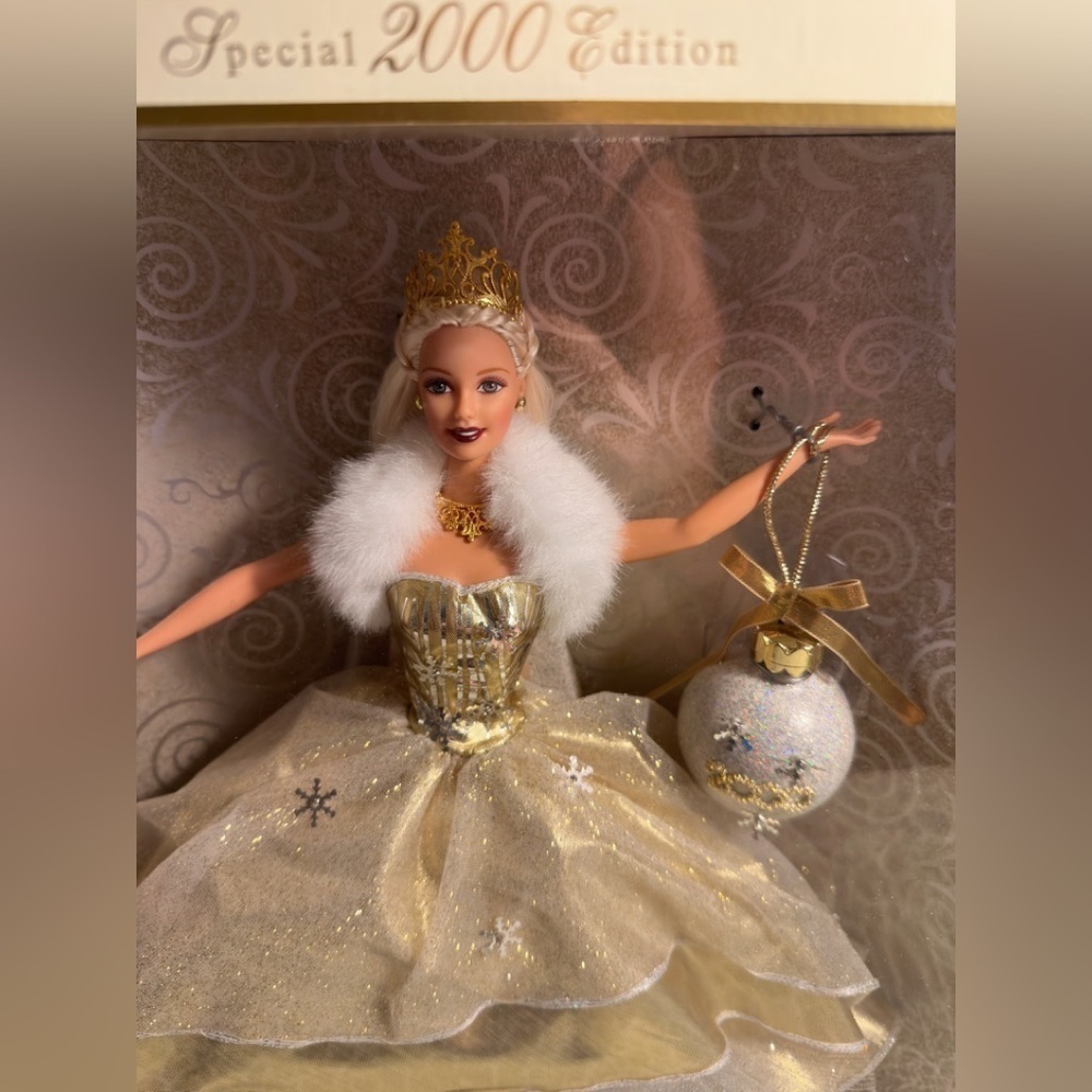 Cinderella Celebration 2000 Edition Barbie - Picture 2 of 9